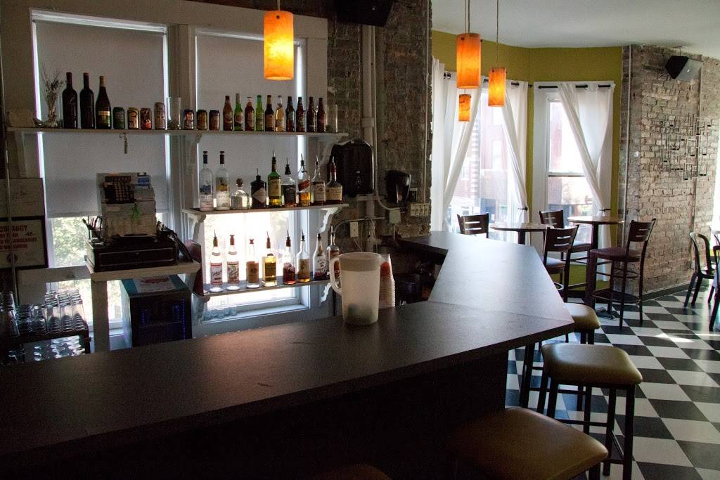 Beat Kitchen | restaurant | 2100 W Belmont Ave, Chicago, IL 60618, USA | 7732814444 OR +1 773-281-4444