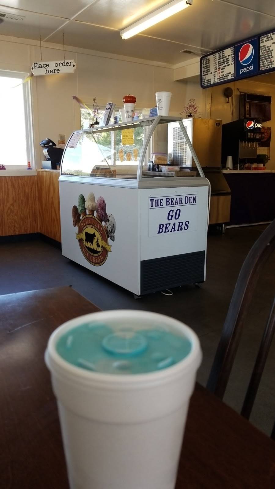 Bear Den | restaurant | 140 George Wallace Park Dr, Lexington, AL 35648, USA | 2562295599 OR +1 256-229-5599