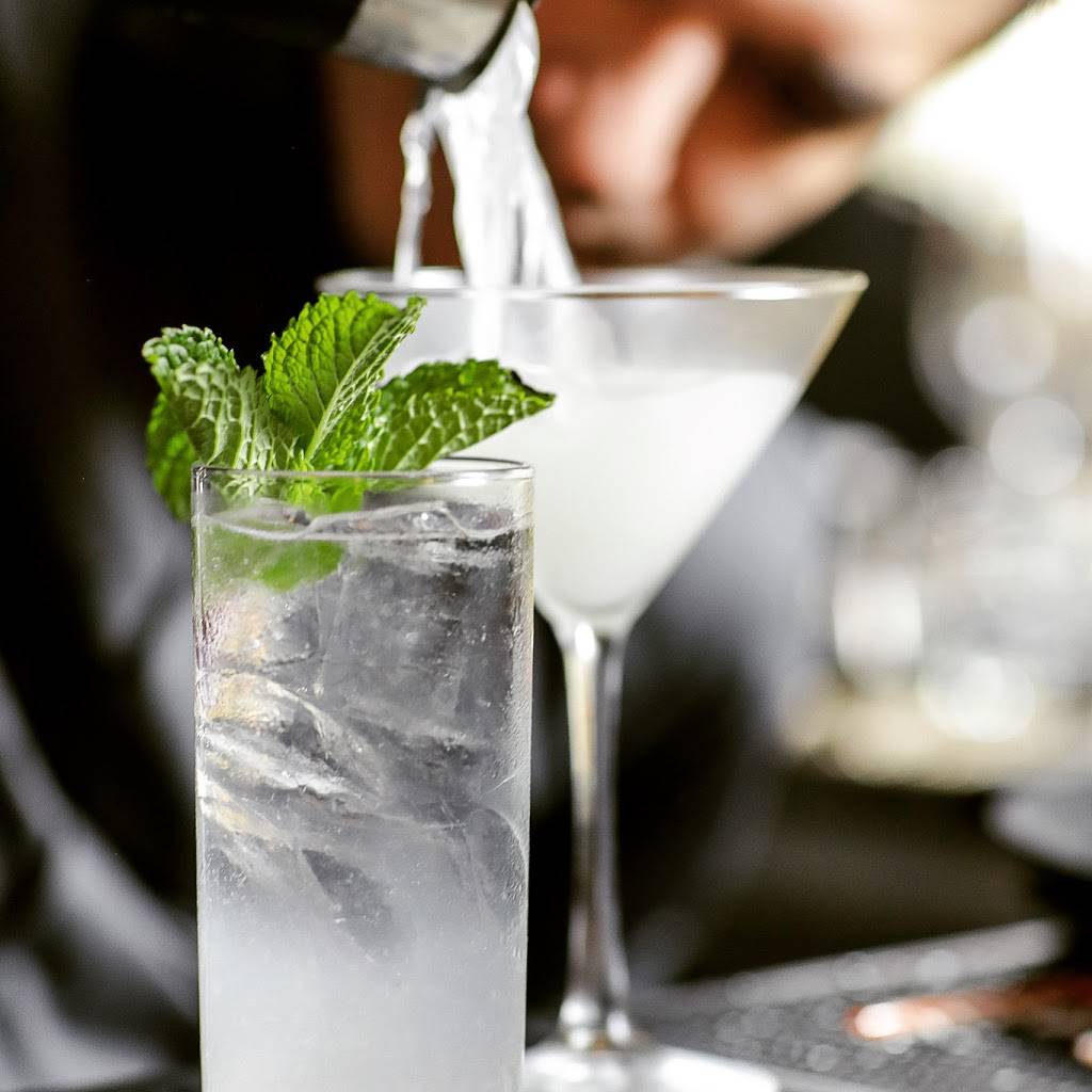 Ascione Bistro | restaurant | 1500 E 55th St, Chicago, IL 60615, USA | 7733638161 OR +1 773-363-8161