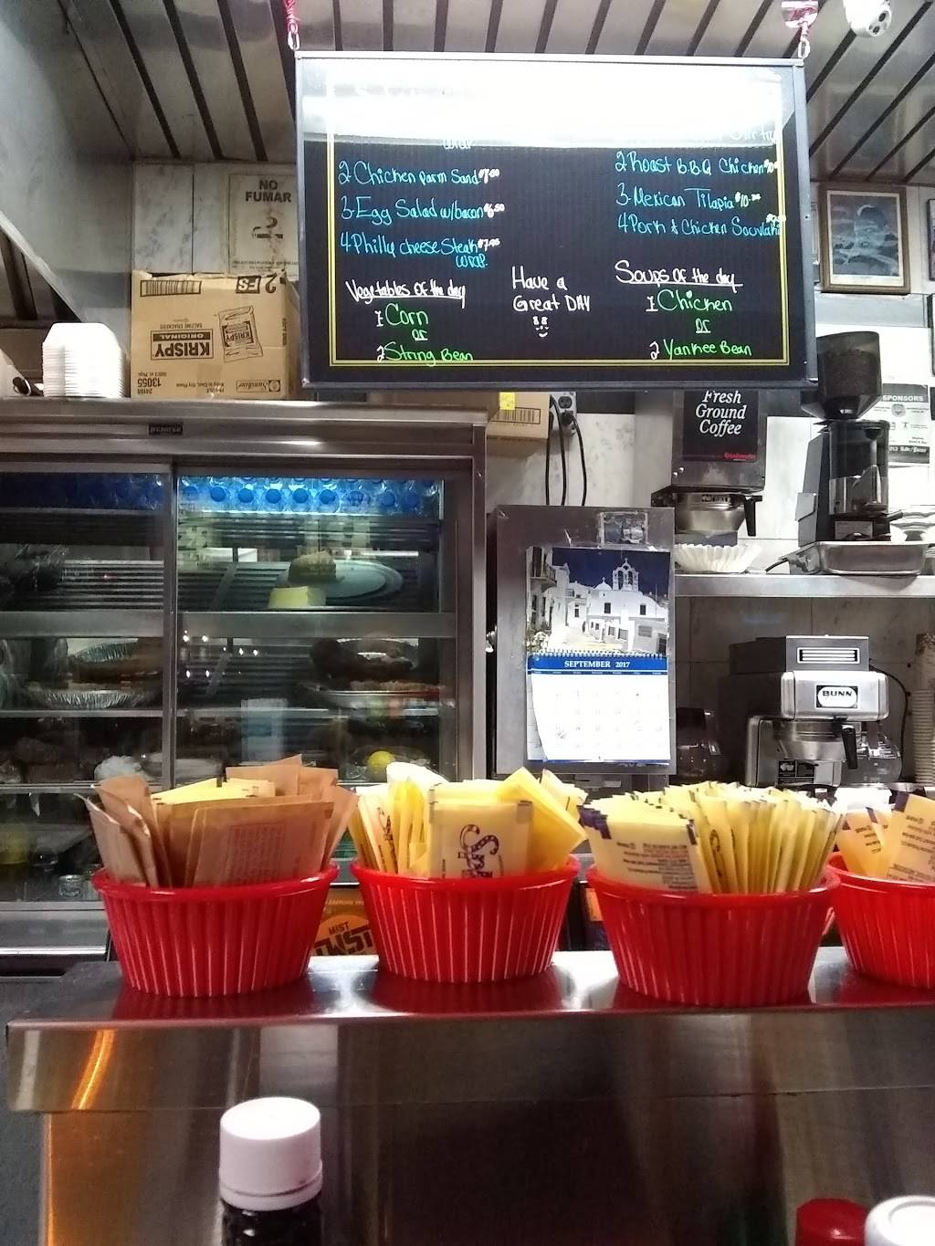 Skyline Diner | restaurant | 789 Dowd Ave, Elizabeth, NJ 07201, USA | 9083511773 OR +1 908-351-1773