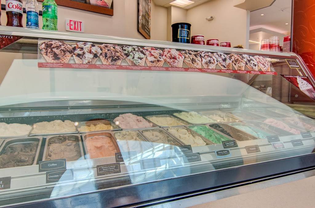 Cold Stone Creamery | bakery | 140 University Town Center Dr Unit 299, Sarasota, FL 34243, USA | 9412560441 OR +1 941-256-0441