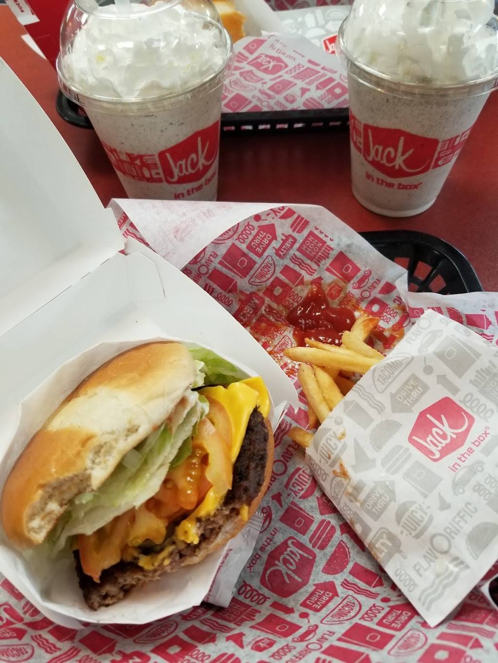 Jack in the Box | restaurant | 2711 S 40th St, Phoenix, AZ 85034, USA | 6024370706 OR +1 602-437-0706