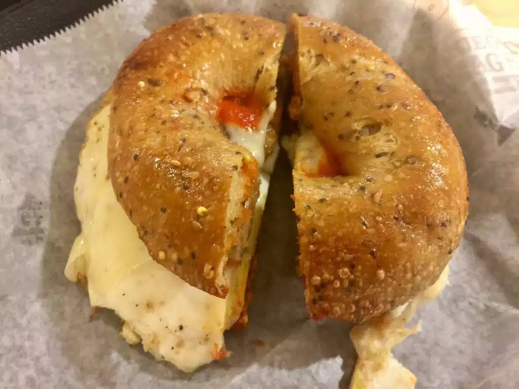 Brueggers Bagels | bakery | 155 1st Ave SW Suite 140, Rochester, MN 55901, USA | 5074244777 OR +1 507-424-4777