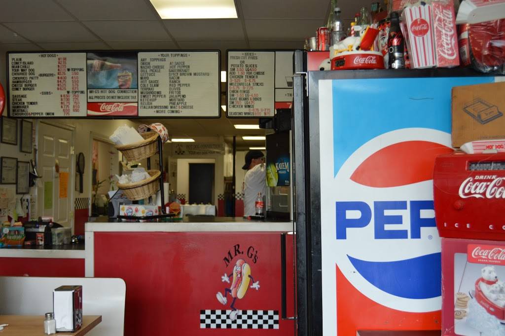 Mr Gs Hot Dog Connection | restaurant | 400 Bay St, Taunton, MA 02780, USA | 7744097962 OR +1 774-409-7962