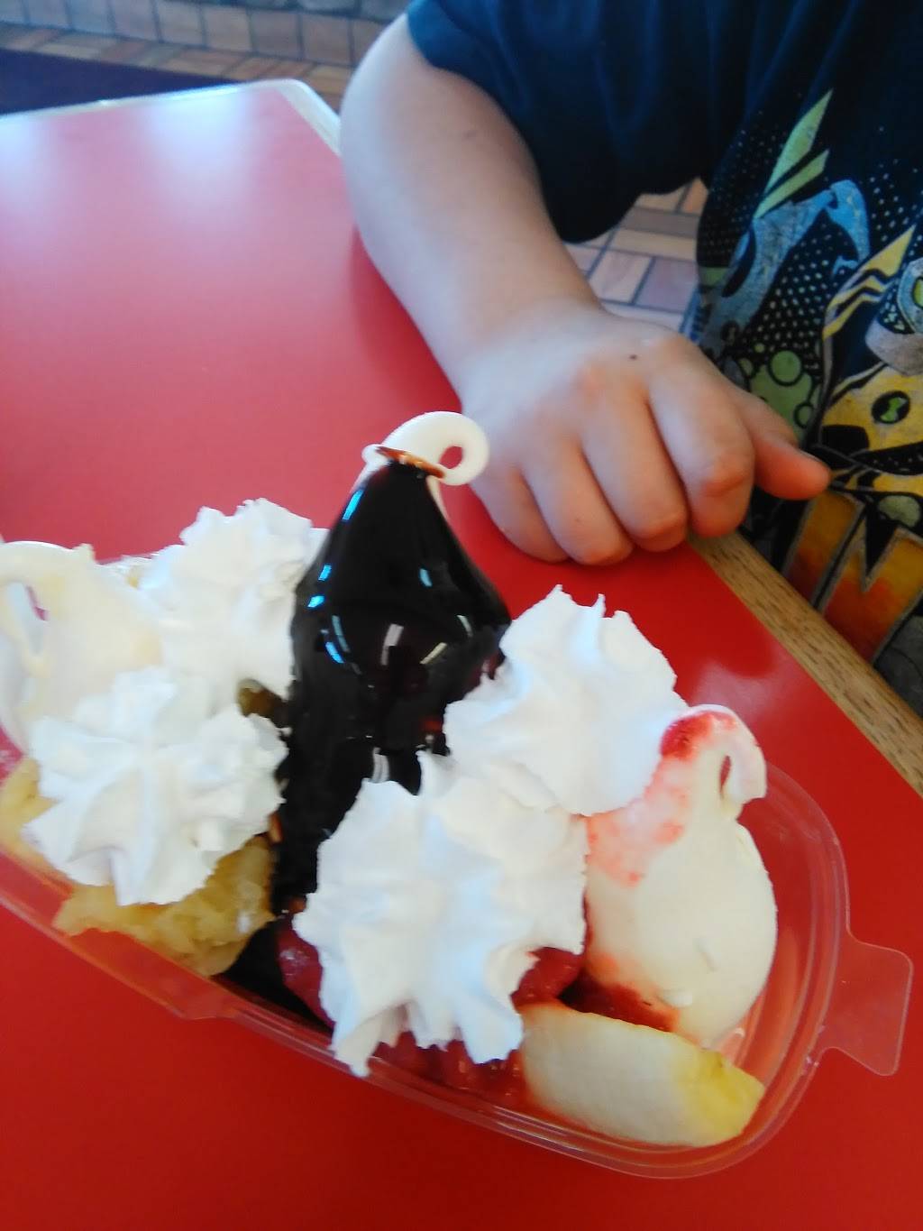 Old Town Dairy Bar | restaurant | 318 W Jackson Blvd, Jonesborough, TN 37659, USA | 4237536261 OR +1 423-753-6261