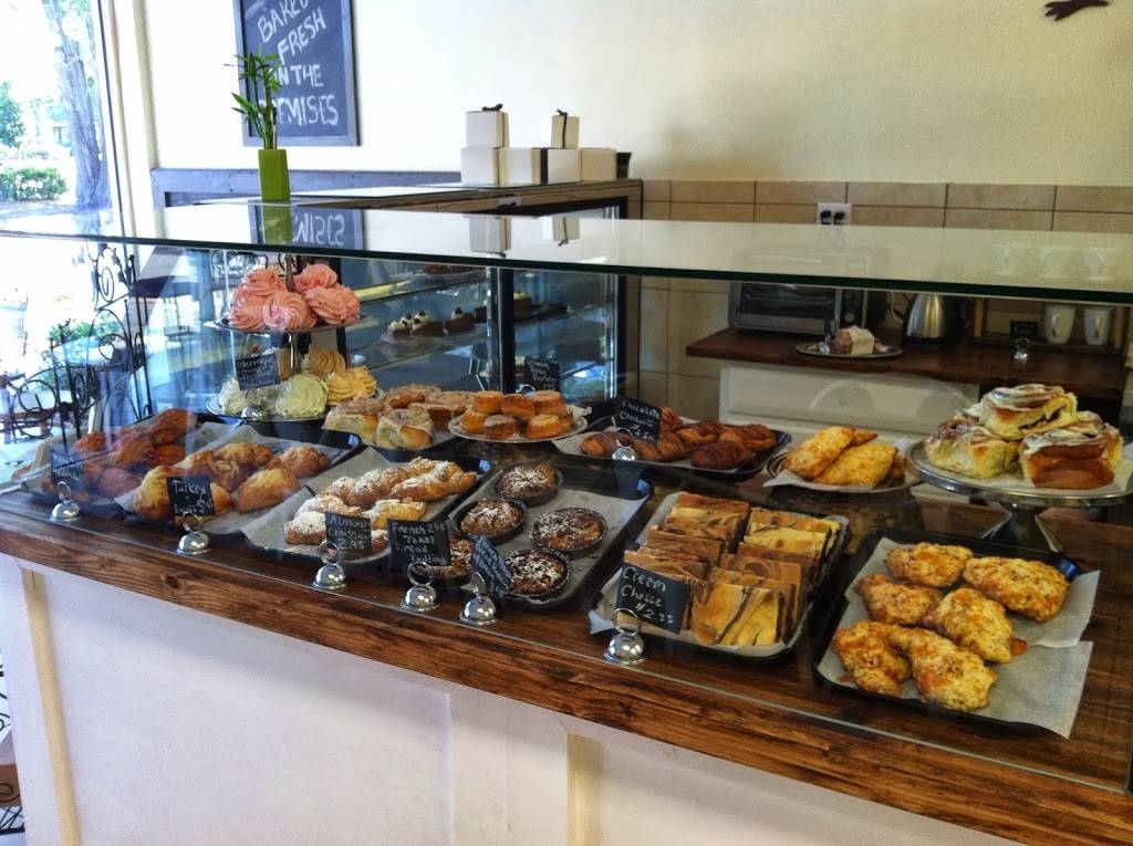 De Azúcar Bakery | bakery | 2781 Wrights Rd #1225, Oviedo, FL 32765, USA | 3219721924 OR +1 321-972-1924