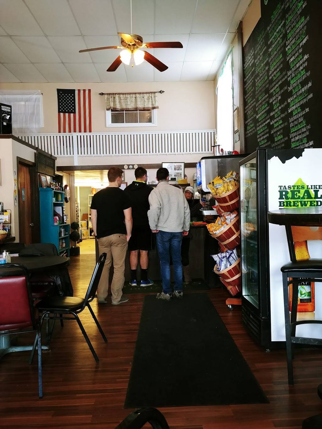 OMaddis Deli & Cafe | cafe | 40 Depot Square, Northfield Falls, VT 05664, USA | 8024854700 OR +1 802-485-4700