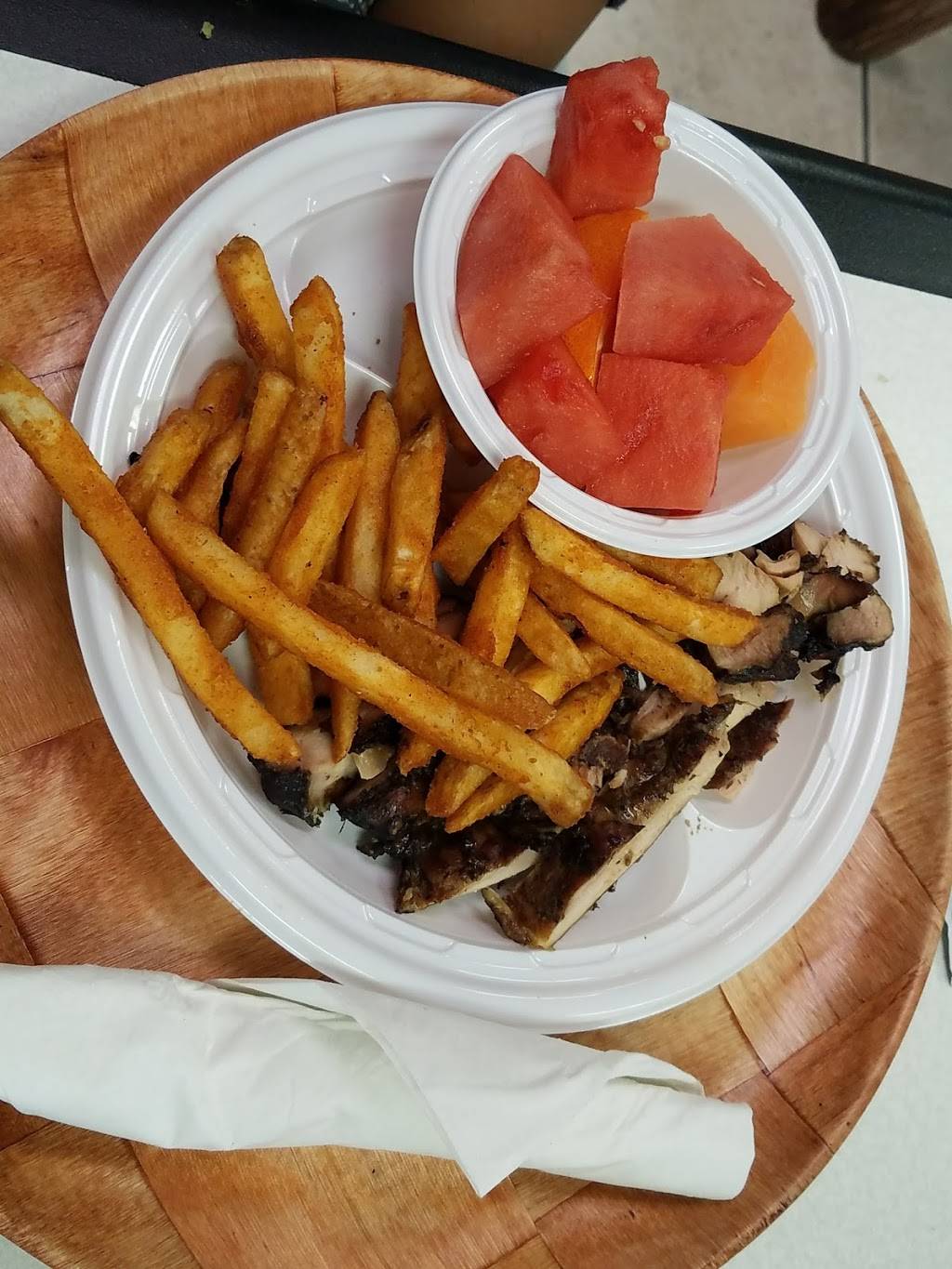 Island Jerk | restaurant | 1519 Newcastle St, Brunswick, GA 31520, USA | 9122674742 OR +1 912-267-4742