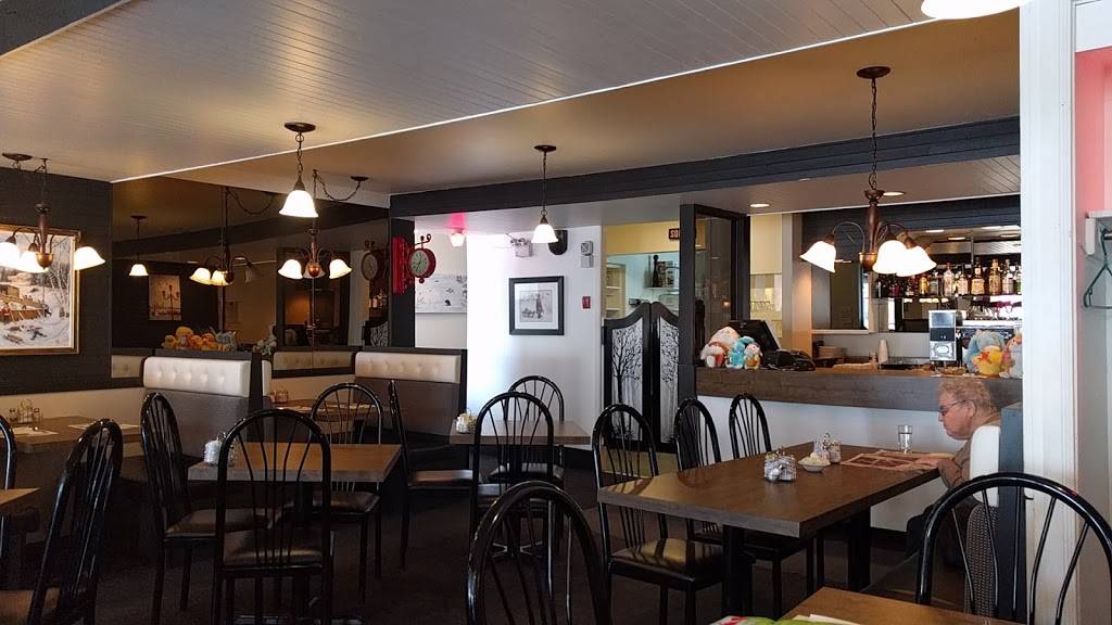 Restaurant Martini Inc | restaurant | 213 2e Avenue, Lac-Etchemin, QC G0R 1S0, Canada | 4186253491 OR +1 418-625-3491