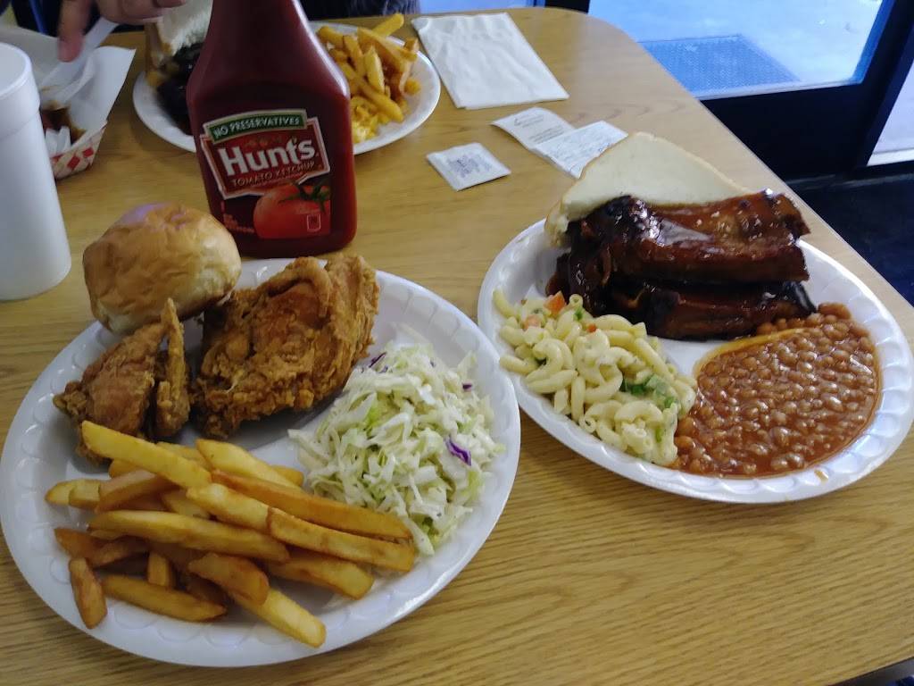 Moms Bar-B-Q House | restaurant | 14062 Vanowen St, Van Nuys, CA 91405, USA | 8187861373 OR +1 818-786-1373