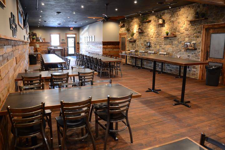 Stone Jug Barbeque | restaurant | 1920 4th St, Peru, IL 61354, USA | 8157808275 OR +1 815-780-8275