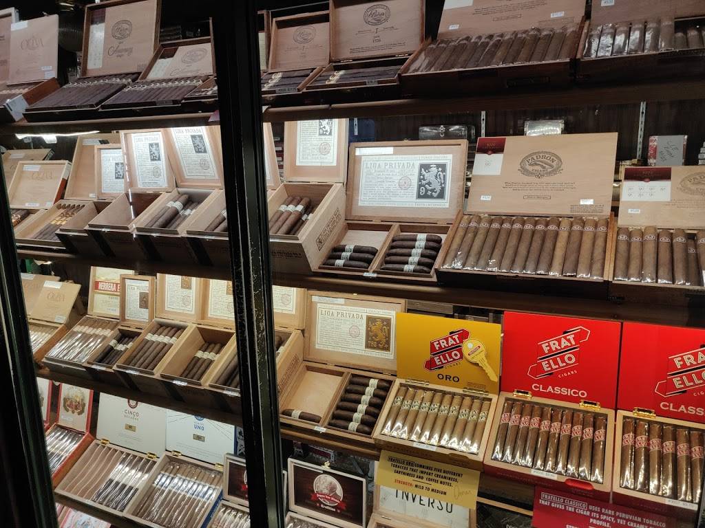 King Corona Cigars Bar And Cafe | restaurant | 1523 E 7th Ave, Tampa, FL 33605, USA | 8132419109 OR +1 813-241-9109