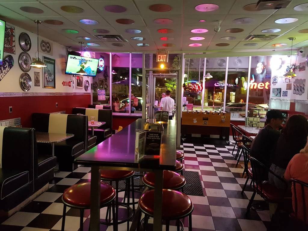 Tommys | restaurant | 377 Princess St, Kingston, ON K7L 1B9, Canada | 6137666585 OR +1 613-766-6585