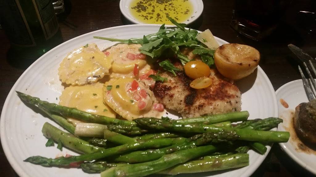 Carrabbas Italian Grill | restaurant | 49 US-41, Schererville, IN 46375, USA | 2193226097 OR +1 219-322-6097