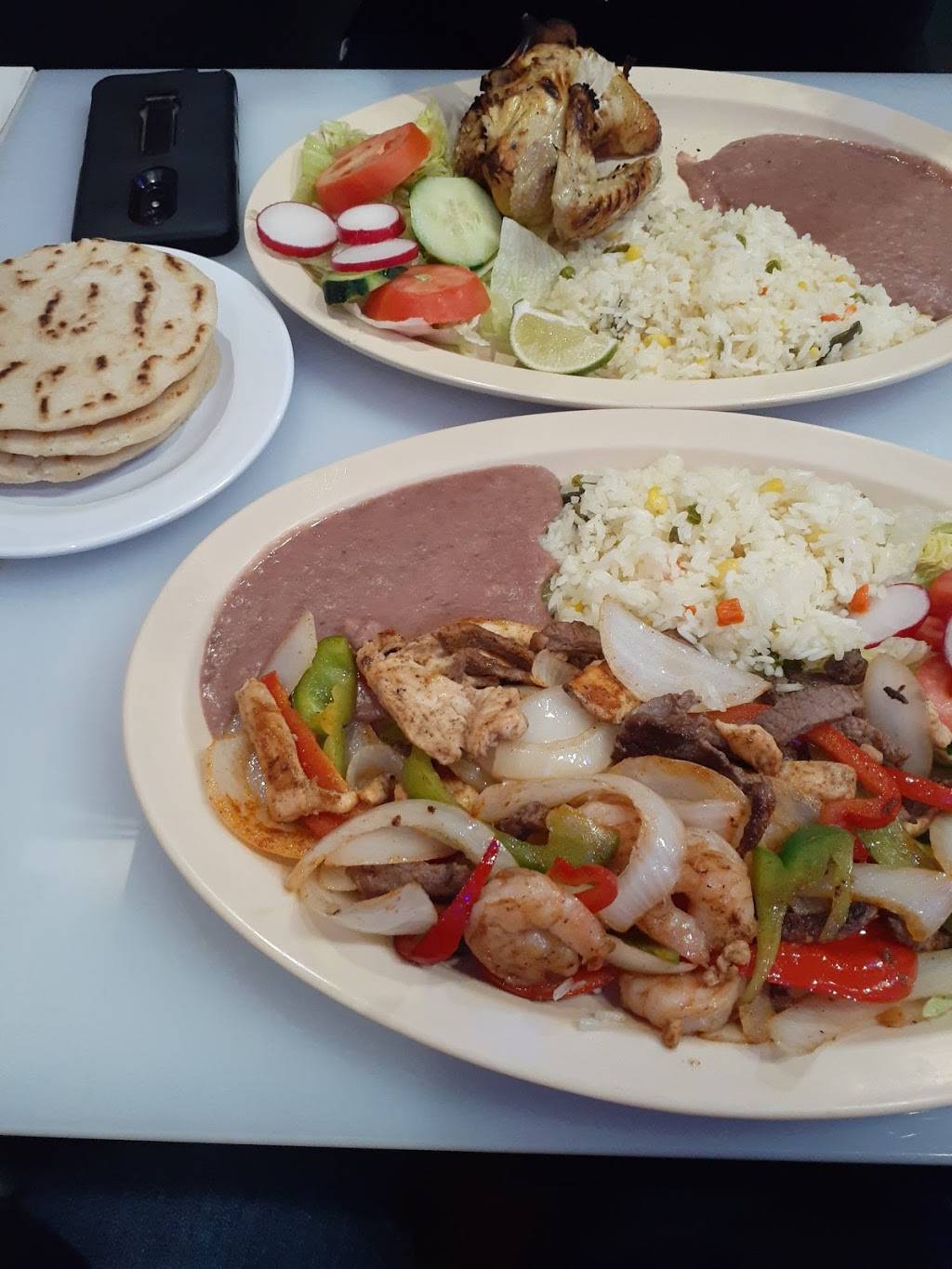 Restaurante y Pupuseria el Aguila | restaurant | 1615 McKee Rd, San Jose, CA 95116, USA | 4082759216 OR +1 408-275-9216