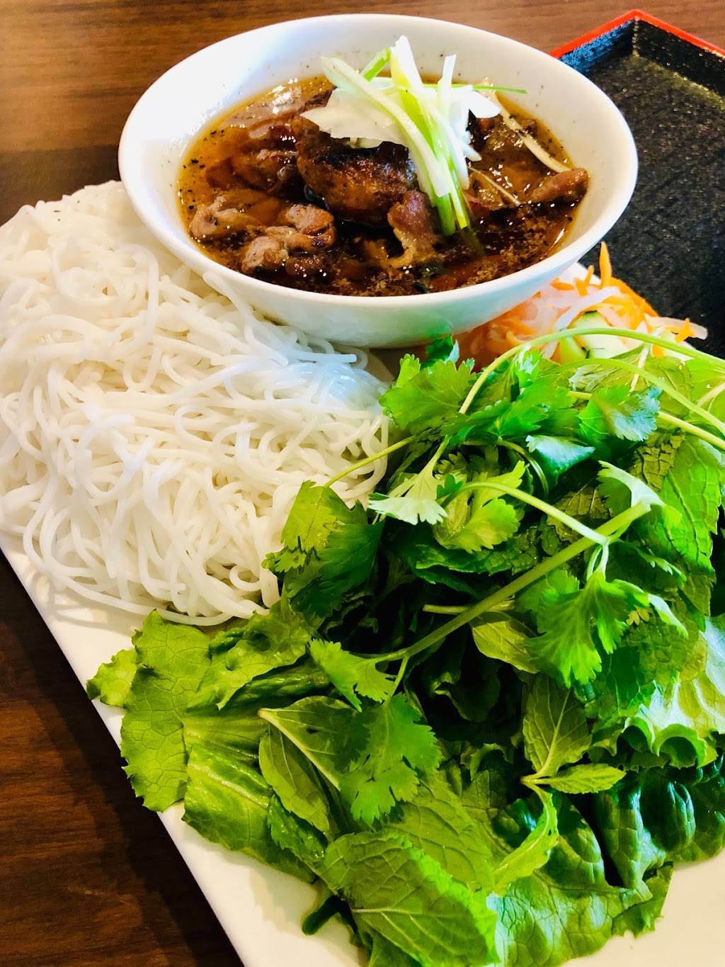 Le Bon Modern Vietnamese | restaurant | 1274 Persian Dr, Sunnyvale, CA 94089, USA | 4087342200 OR +1 408-734-2200