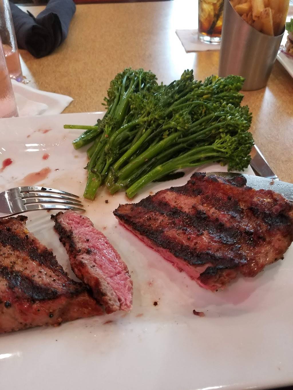 The Globe Tavern | restaurant | 701 E Adams St, Springfield, IL 62701, USA | 2175448800 OR +1 217-544-8800