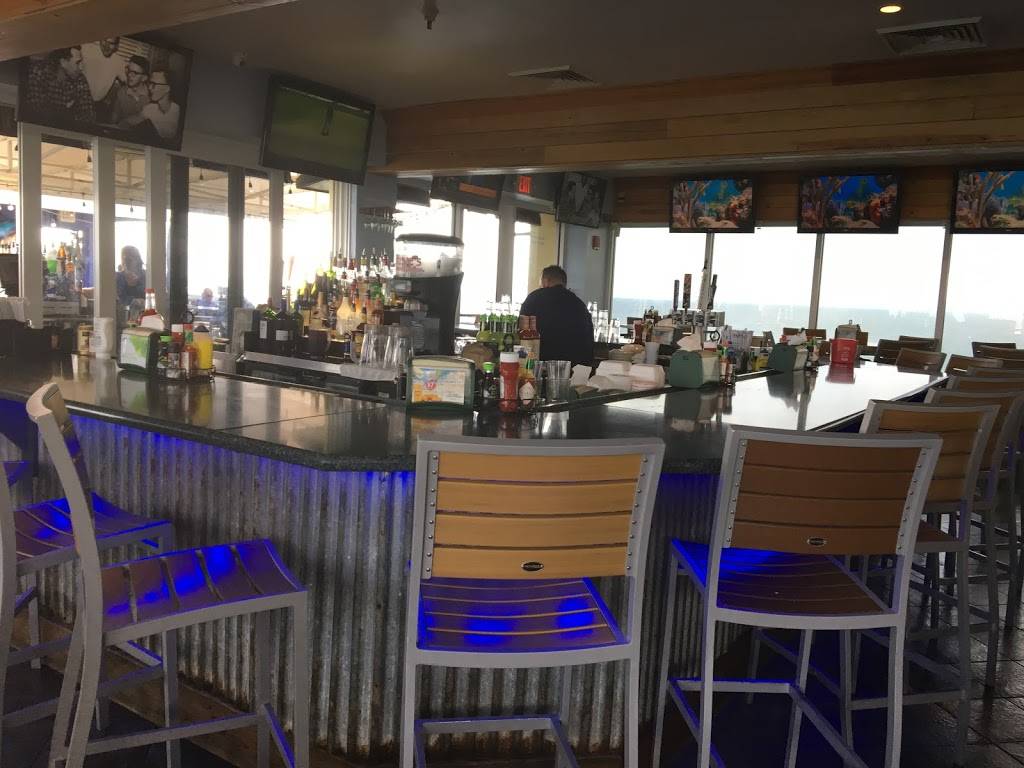 Quarterdeck Restaurants | restaurant | 300 N Beach Rd, Dania Beach, FL 33004, USA | 9549291400 OR +1 954-929-1400