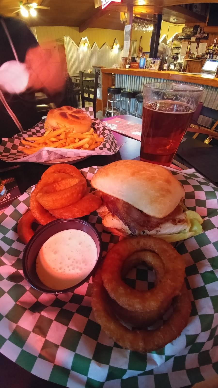 Shaver Lake Pub N Grub | restaurant | 41782 Dorabella Rd, Shaver Lake, CA 93664, USA | 5598414411 OR +1 559-841-4411