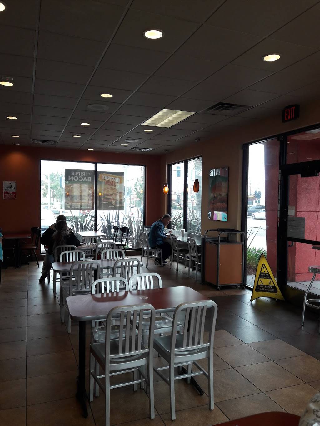 Jack in the Box | restaurant | 6350 Florence Ave, Bell Gardens, CA 90201, USA | 5628067031 OR +1 562-806-7031