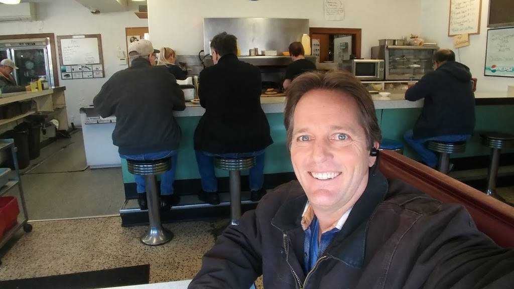 Dairy Bar | restaurant | 733 Clark Ave, Ashland, OH 44805, USA | 4192813002 OR +1 419-281-3002