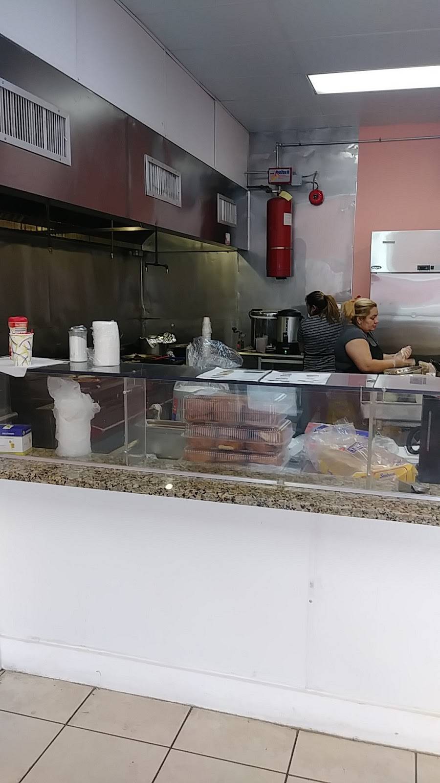 La Bendicion Carry Out | restaurant | 2425 Kenilworth Ave, Hyattsville, MD 20781, USA | 3013276249 OR +1 301-327-6249