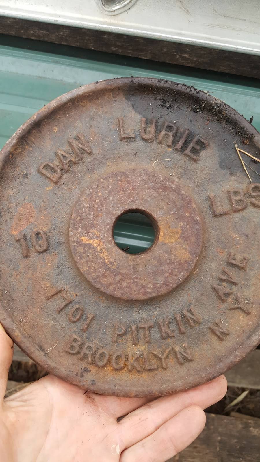 Dennis Place | restaurant | 1701 Pitkin Ave, Brooklyn, NY 11212, USA | 7184988406 OR +1 718-498-8406