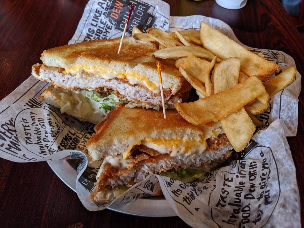 Dew Chilli Parlor Pub and Grill | restaurant | 301 N Grand Ave W, Springfield, IL 62702, USA | 2176702530 OR +1 217-670-2530