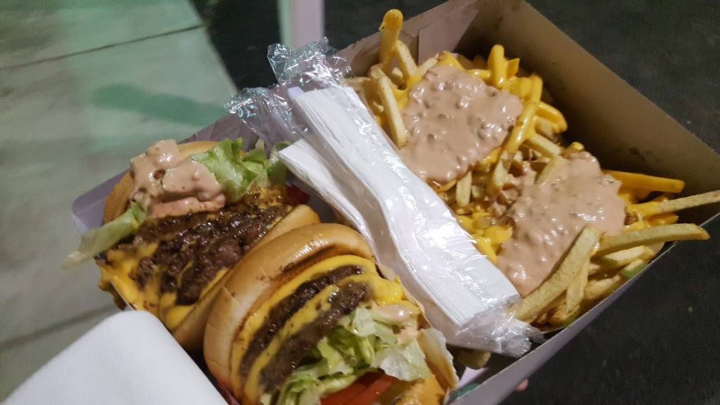 In-N-Out Burger | restaurant | 594 W 19th St, Costa Mesa, CA 92627, USA | 8007861000 OR +1 800-786-1000