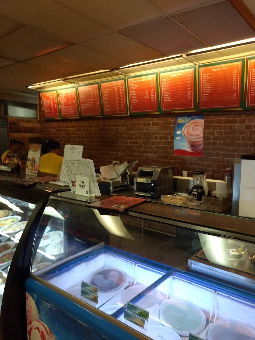 Moms MoMo and Deli | restaurant | 5550 Derry St, Harrisburg, PA 17111, USA | 7176956847 OR +1 717-695-6847