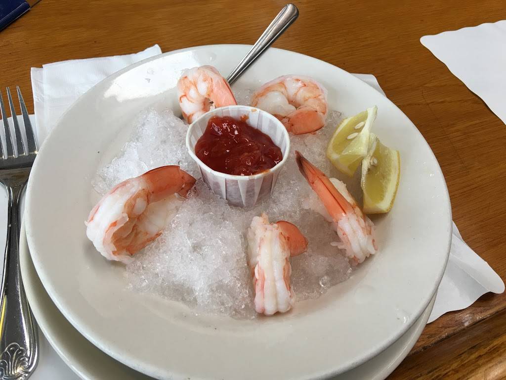 Joe & John Totos | restaurant | 809 Father Capodanno Blvd, Staten Island, NY 10305, USA | 7189791888 OR +1 718-979-1888