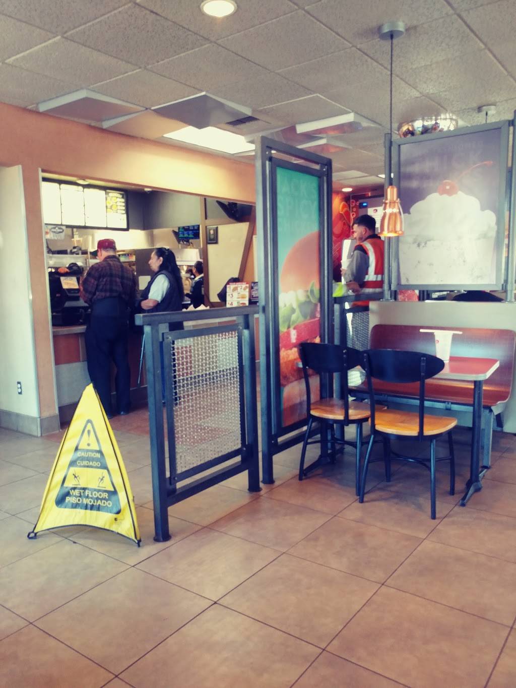 Jack in the Box | restaurant | 6800 De Soto Ave, Canoga Park, CA 91303, USA | 8183139459 OR +1 818-313-9459