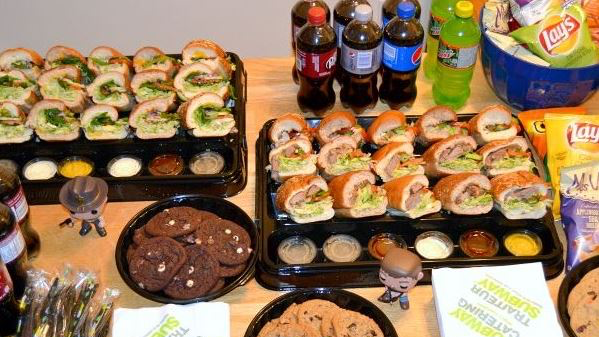 Subway | restaurant | 696 St Clair Ave W, Toronto, ON M6C 1A9, Canada | 4169160699 OR +1 416-916-0699