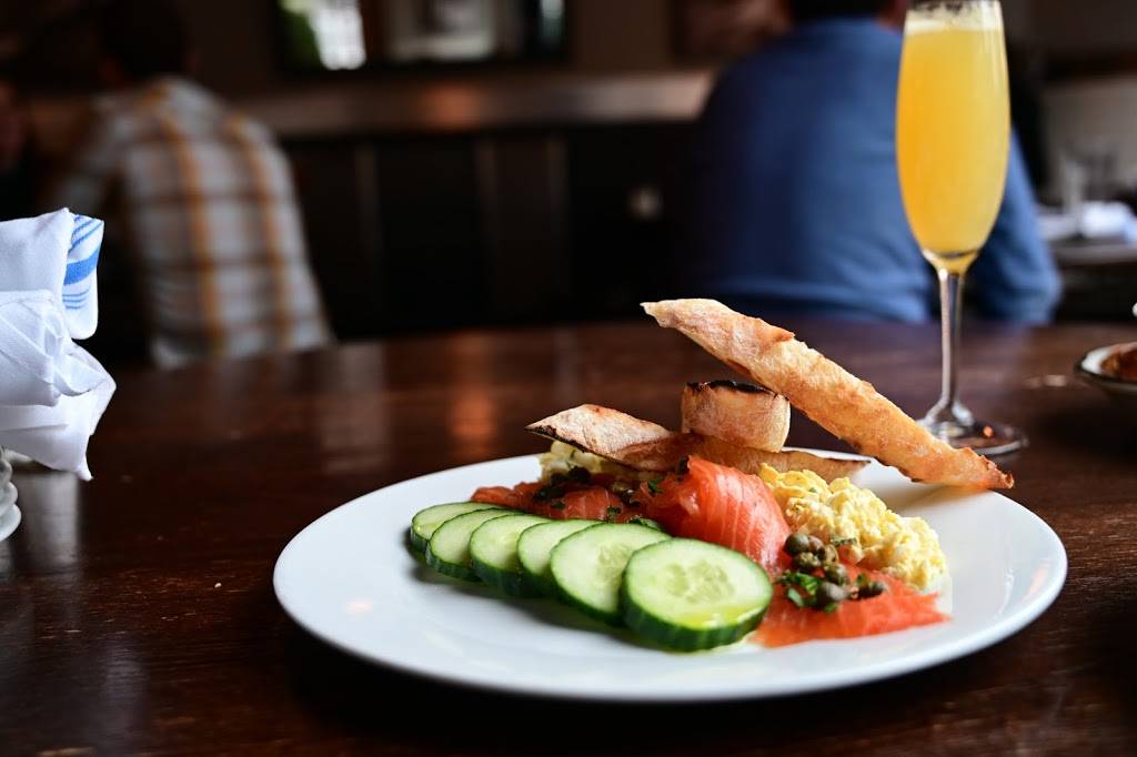 Lyon Hall | restaurant | 3100 Washington Blvd, Arlington, VA 22201, USA | 7037417636 OR +1 703-741-7636