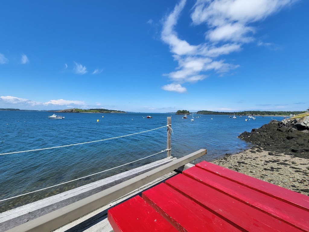 Fisherman’s Wharf Restaurant | restaurant | 69 Johnson St, Lubec, ME 04652, USA | 2077334400 OR +1 207-733-4400