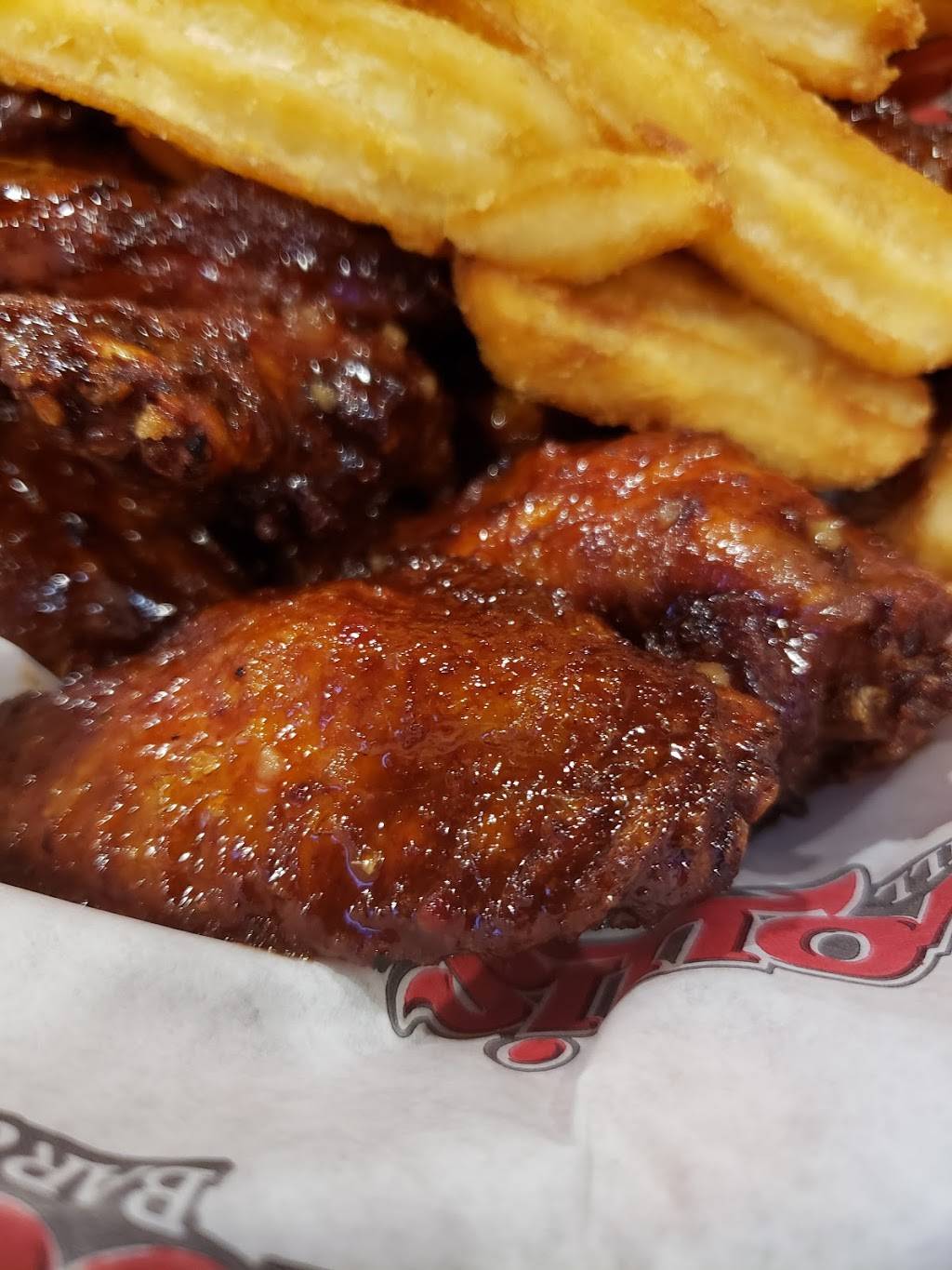 St. Louis Bar & Grill | restaurant | 353 Duckworth St, Barrie, ON L4M 5C2, Canada | 7052520999 OR +1 705-252-0999