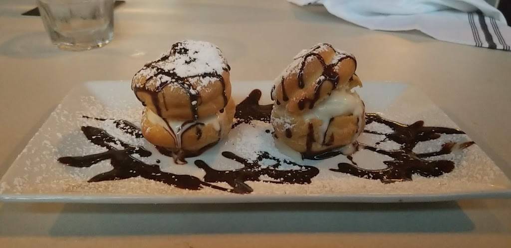 Petite Chou Bistro & Champagne Bar | restaurant | 823 Westfield Blvd, Indianapolis, IN 46220, USA | 3172590765 OR +1 317-259-0765