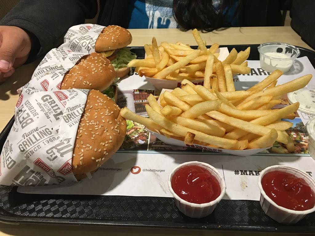 The Habit Burger Grill | meal takeaway | 1431 Howe Ave, Sacramento, CA 95825, USA | 9169272604 OR +1 916-927-2604