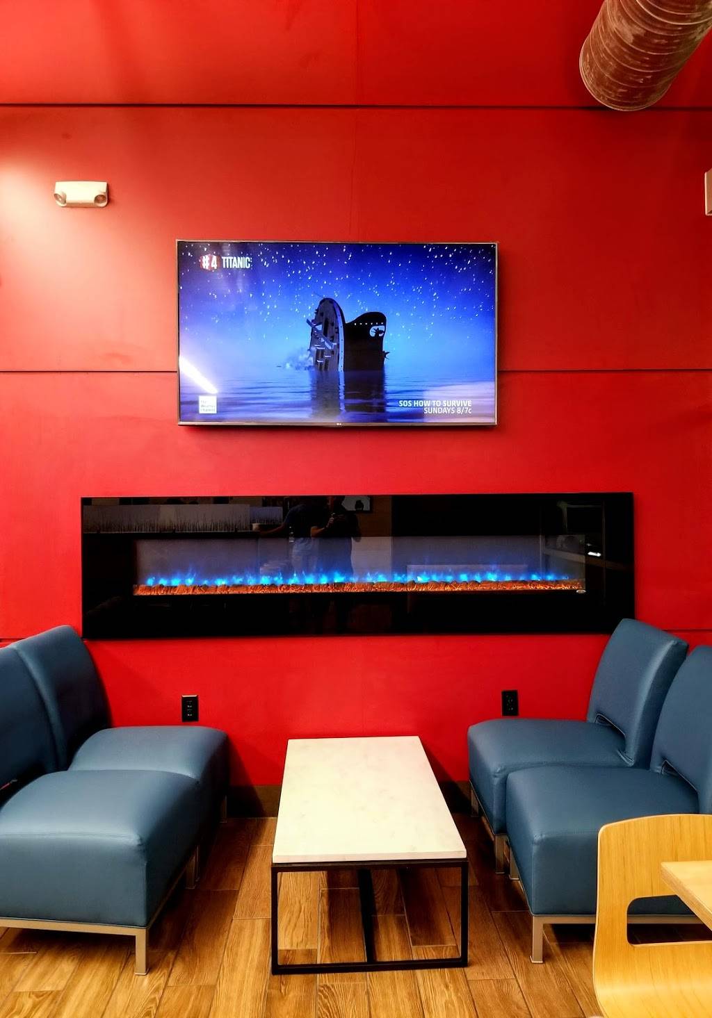 Wendys | restaurant | 650 E Main St, Waynesboro, PA 17268, USA | 7176387015 OR +1 717-638-7015