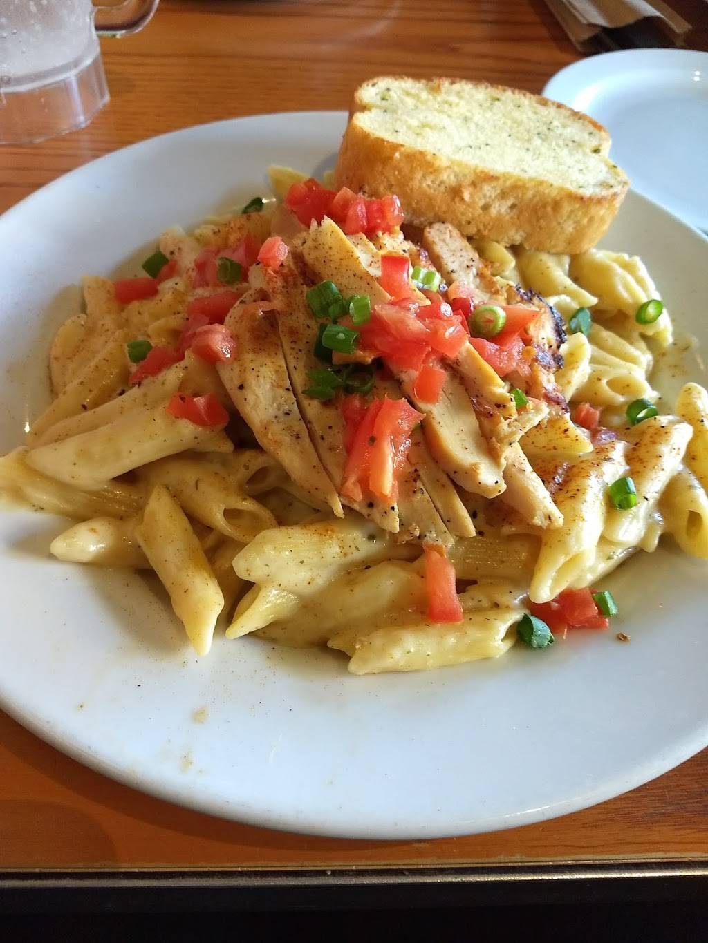 Chilis Grill & Bar | meal takeaway | 3411 Sumner Blvd, Raleigh, NC 27616, USA | 9197922545 OR +1 919-792-2545