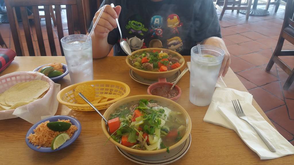 La Malinche | restaurant | 3910 Doniphan Dr # A1, El Paso, TX 79922, USA | 9158337941 OR +1 915-833-7941