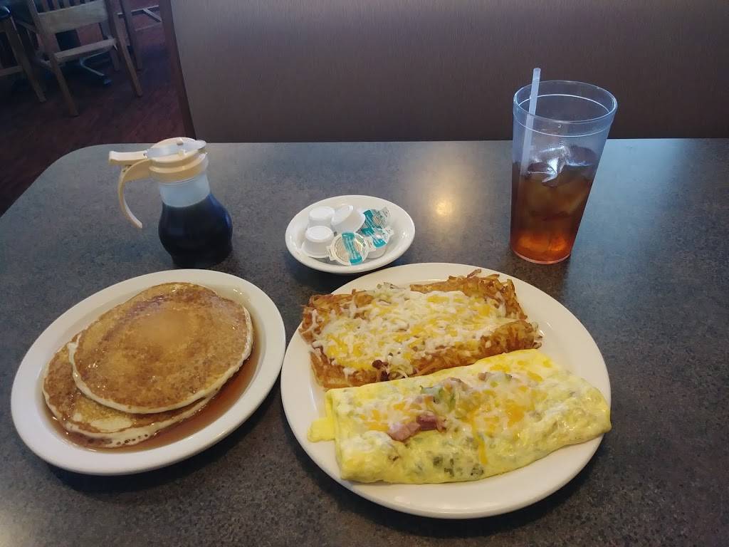 Country Kitchen Restaurant | restaurant | 1120 S Division St, Stuart, IA 50250, USA | 5155231762 OR +1 515-523-1762