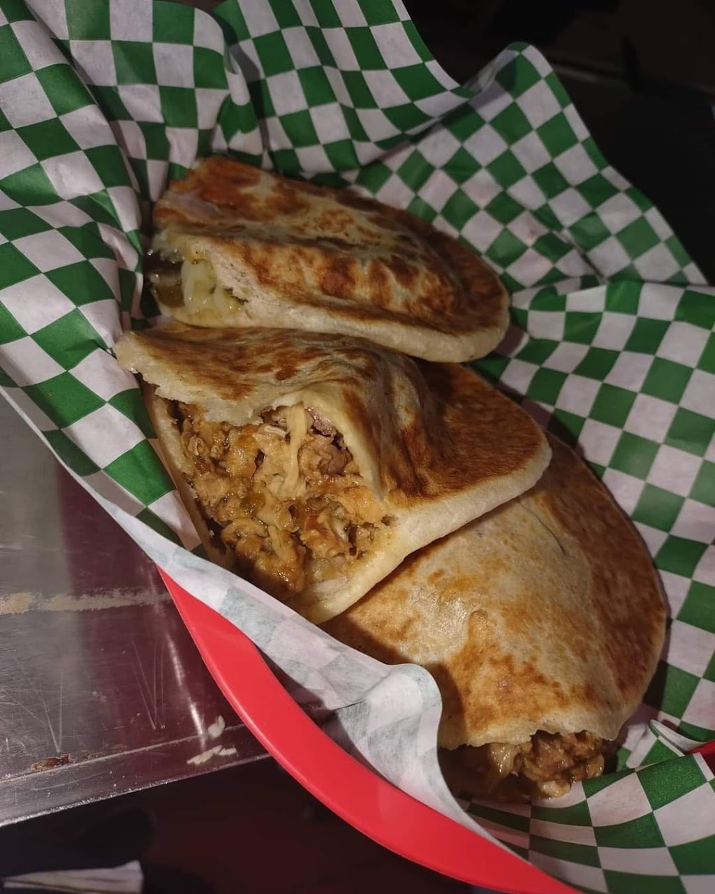 Gorditas estilo torreon | restaurant | 1310 S WW White Rd, San Antonio, TX 78220, USA | 2109571262 OR +1 210-957-1262