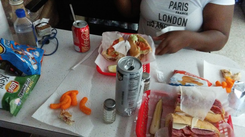 Franks Deli | restaurant | 2301 W Orange Dr, Phoenix, AZ 85015, USA | 6022428288 OR +1 602-242-8288