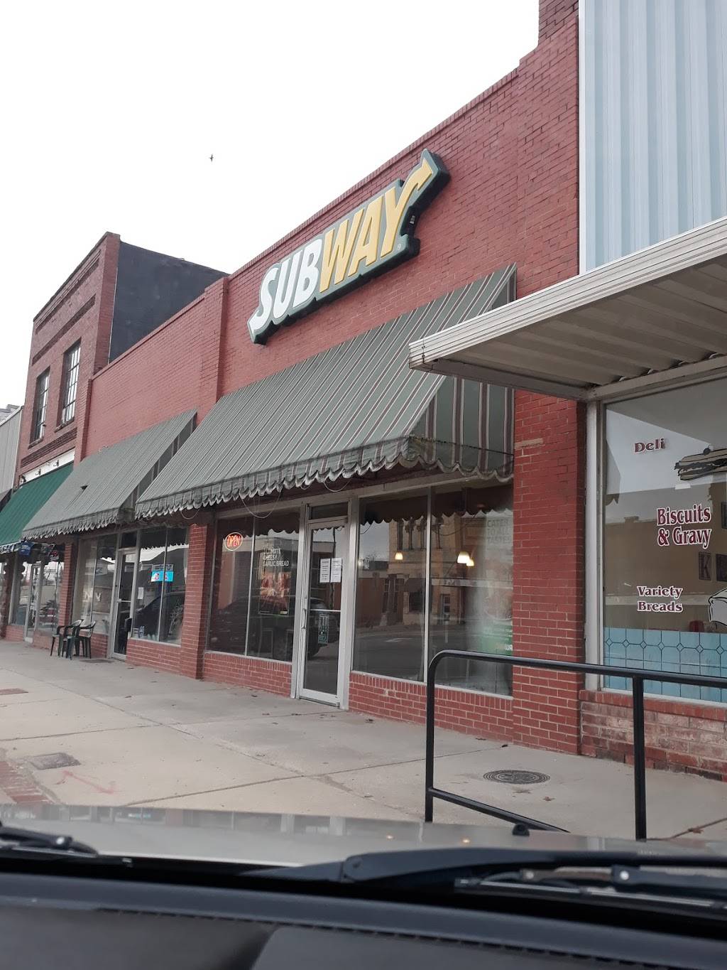Subway | restaurant | 911 Jim Thorpe Blvd, Prague, OK 74864, USA | 4055670100 OR +1 405-567-0100