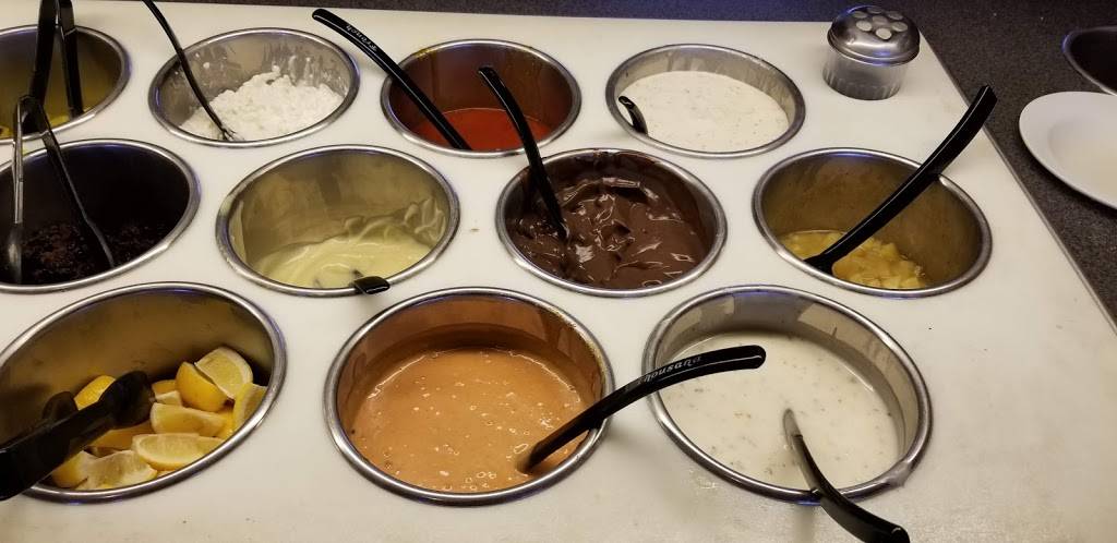 Pizza Hut | meal delivery | 1897 N State Hwy CC, Nixa, MO 65714, USA | 4177254632 OR +1 417-725-4632