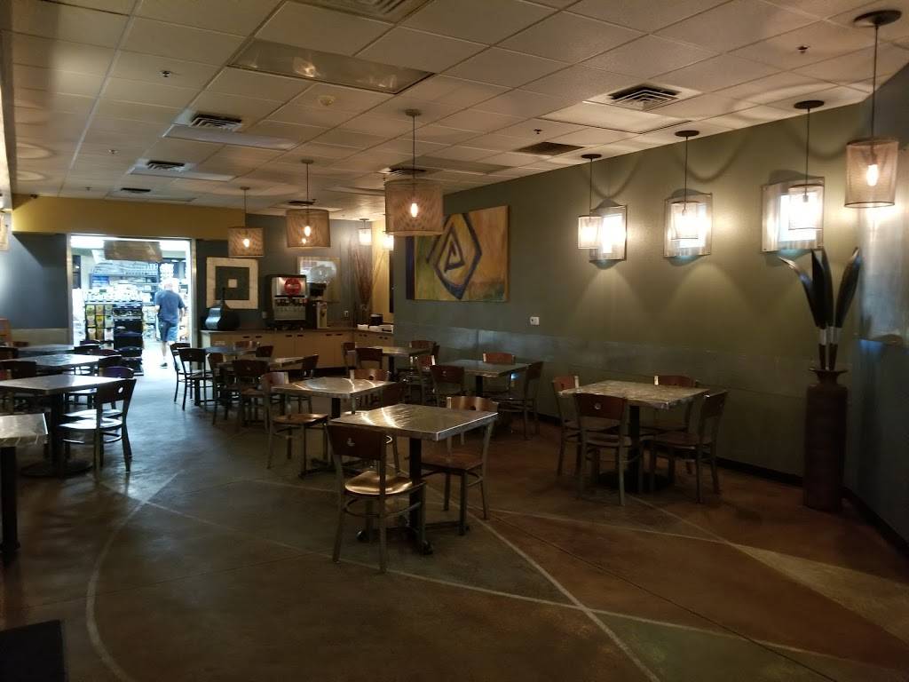 Fugazzis | restaurant | 8338, 5345 W Cypress Ave, Visalia, CA 93277, USA | 5596352790 OR +1 559-635-2790