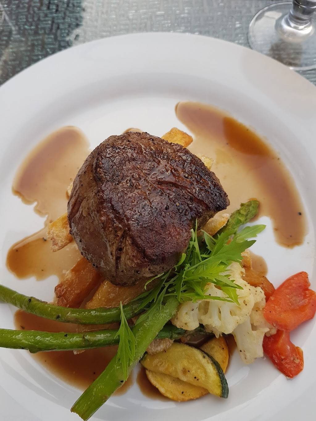 The Springs Restaurant | restaurant | 310 Springbank Dr, London, ON N6J 1G5, Canada | 5196571100 OR +1 519-657-1100