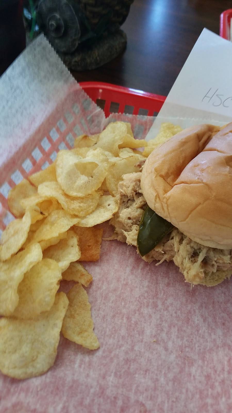 Mumfords Potato Chip & Deli | restaurant | 325 N Main St, Urbana, OH 43078, USA | 9376533491 OR +1 937-653-3491