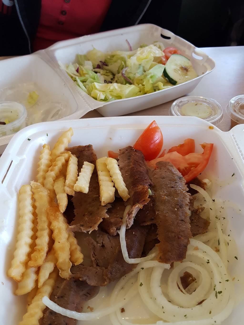 Mickeys Gyros II | restaurant | 15221 S Cicero Ave, Oak Forest, IL 60452, USA | 7086871400 OR +1 708-687-1400